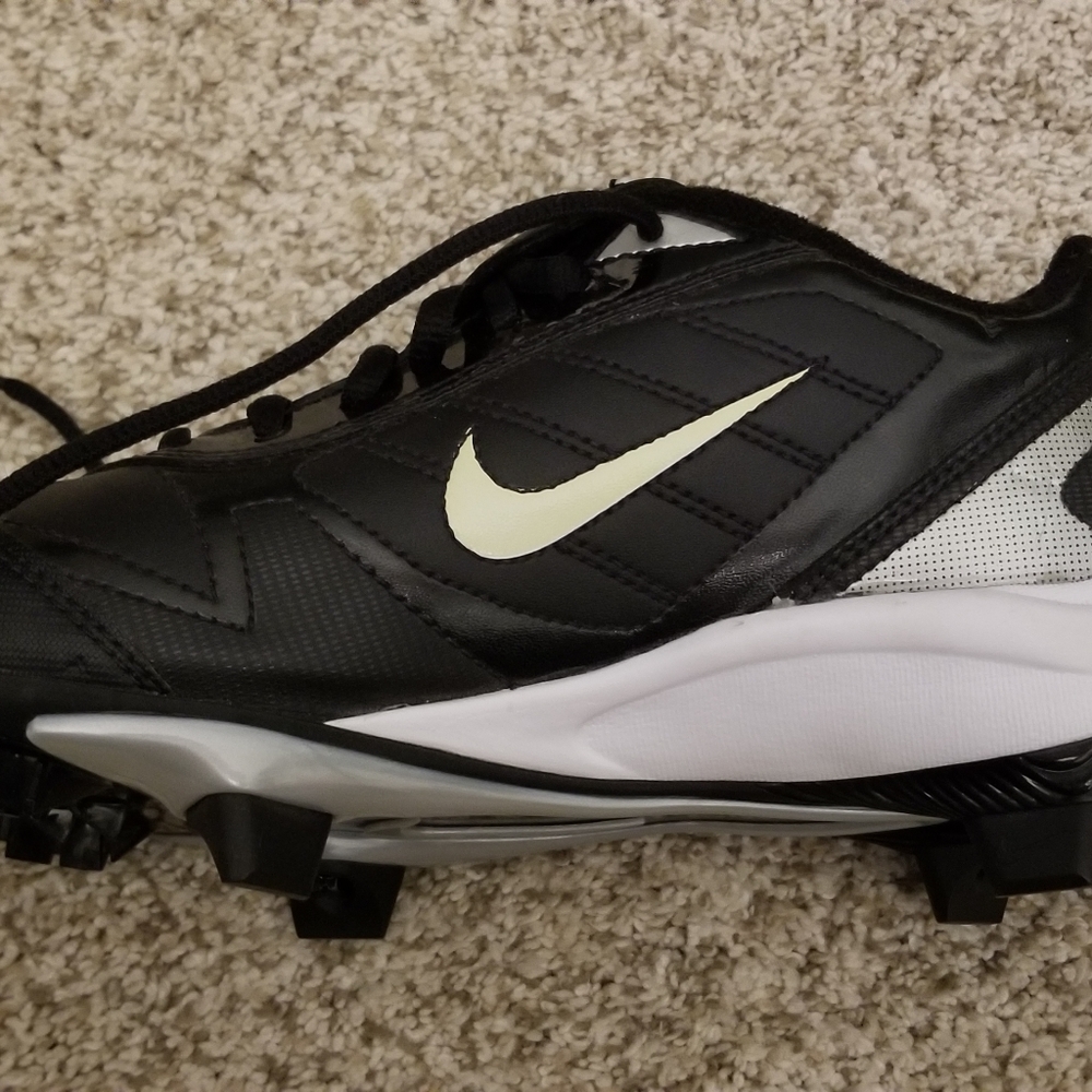 Nike cleats size 4.5